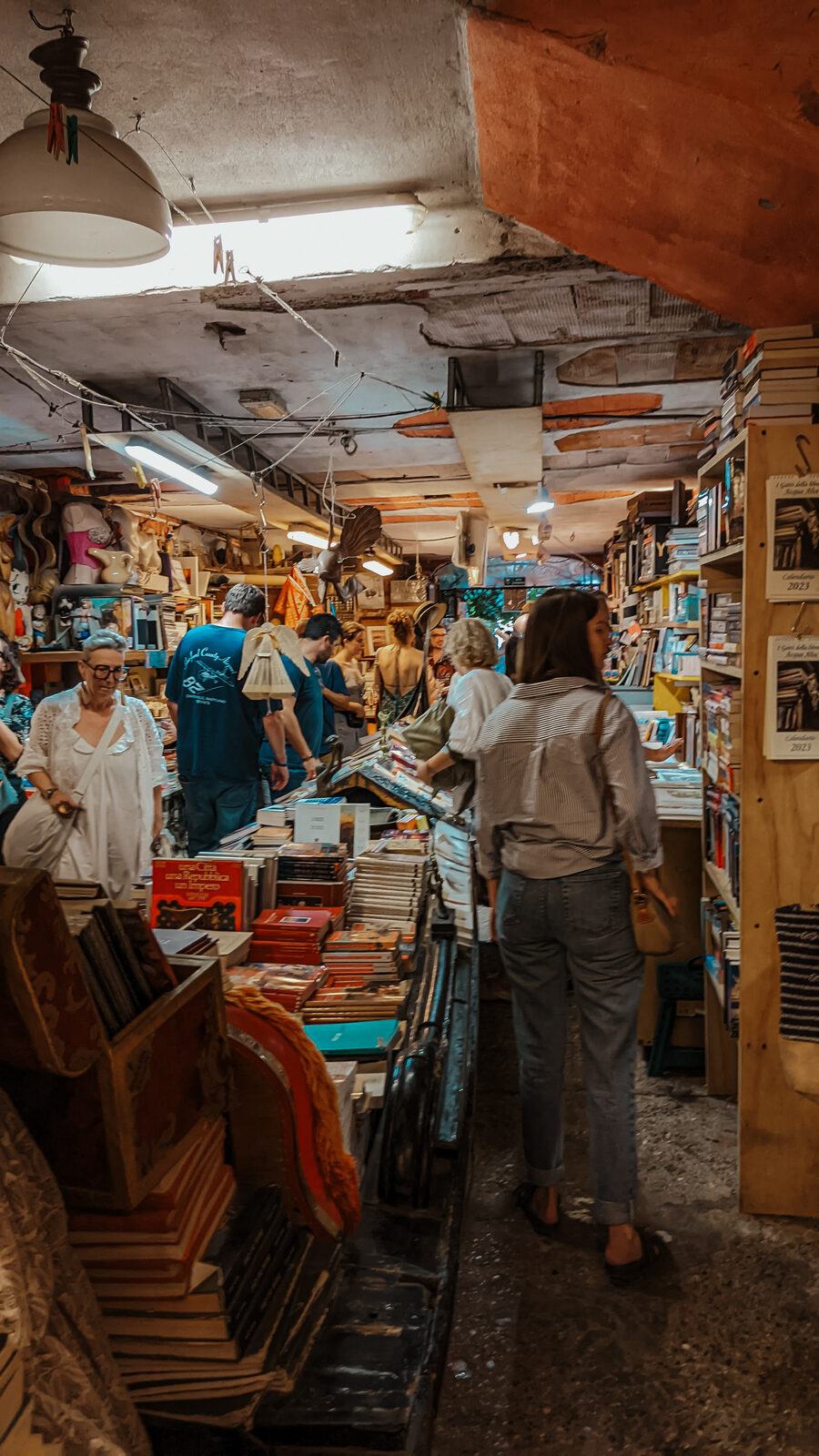 Libreria Acqua Alta 3